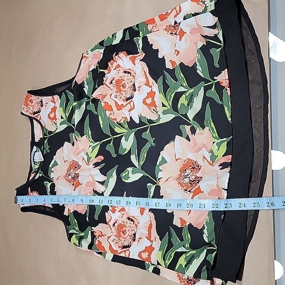 H&M Size 6 Black w/ Pink Floral Pattern Sleeveless Blouse Criss Cross Split Back - Picture 10 of 11